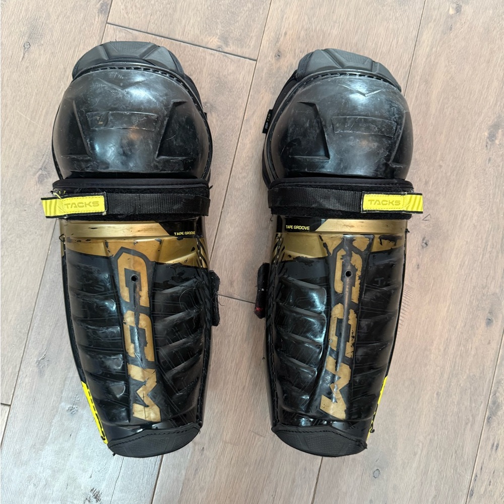 CCM Tacks AS-V Pro Hockey Shin Guards - Junior Size: 13.0"